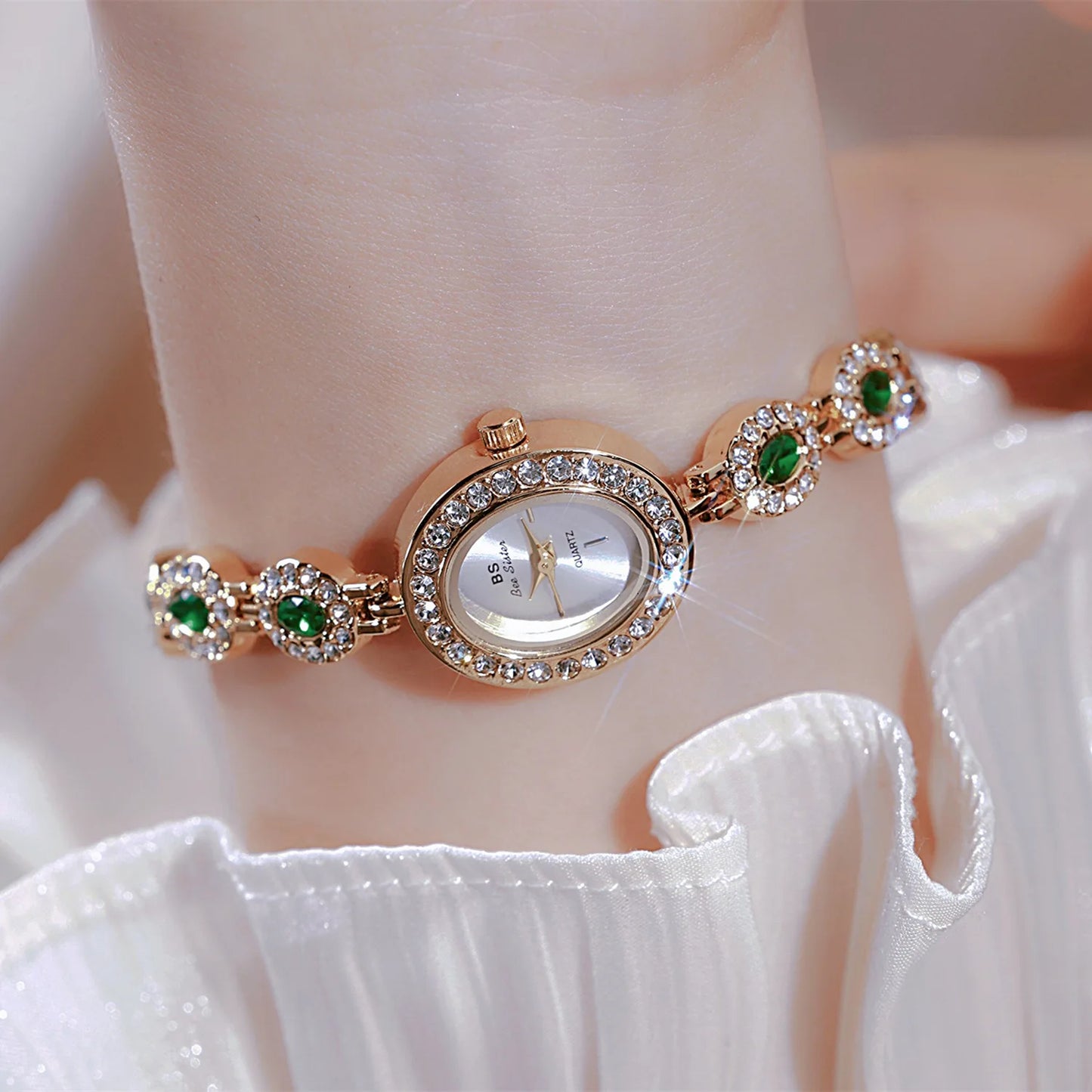 2024 Women Chain Watch Light Luxury Brand Antique Ladies Fashion Quartz Watches